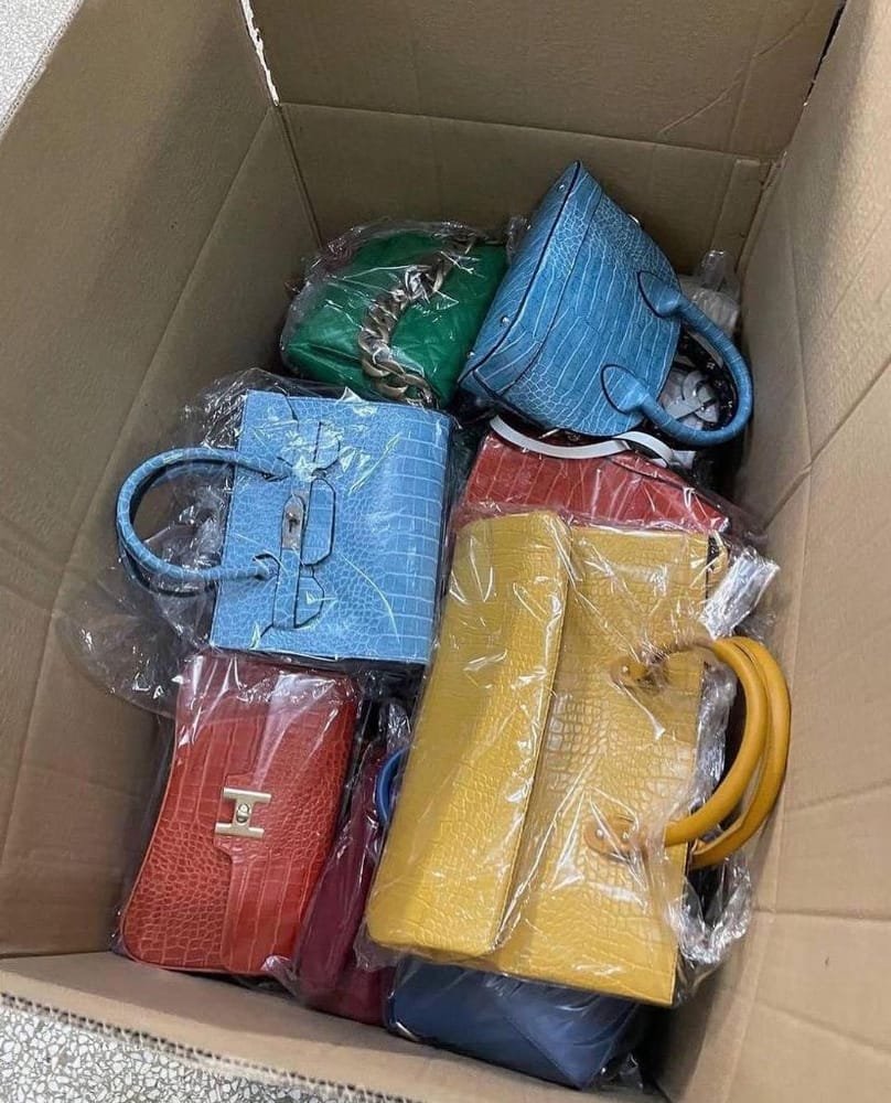 Premium Handbags Wholesale Pallet — 85 Units, Grade A-B, Mixed Styles - Image 2